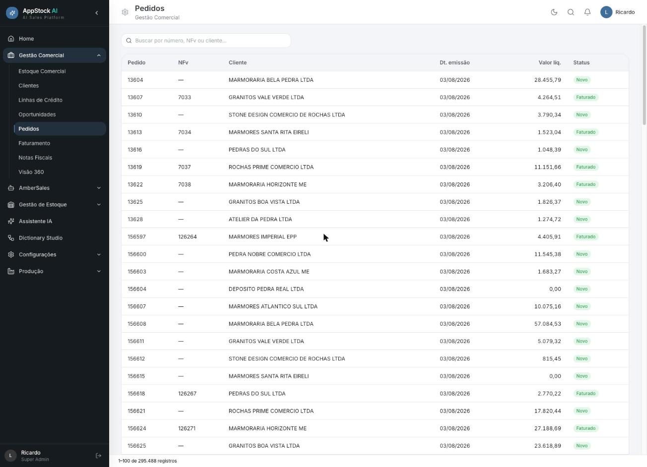 Listagem de pedidos com NF, valores e status